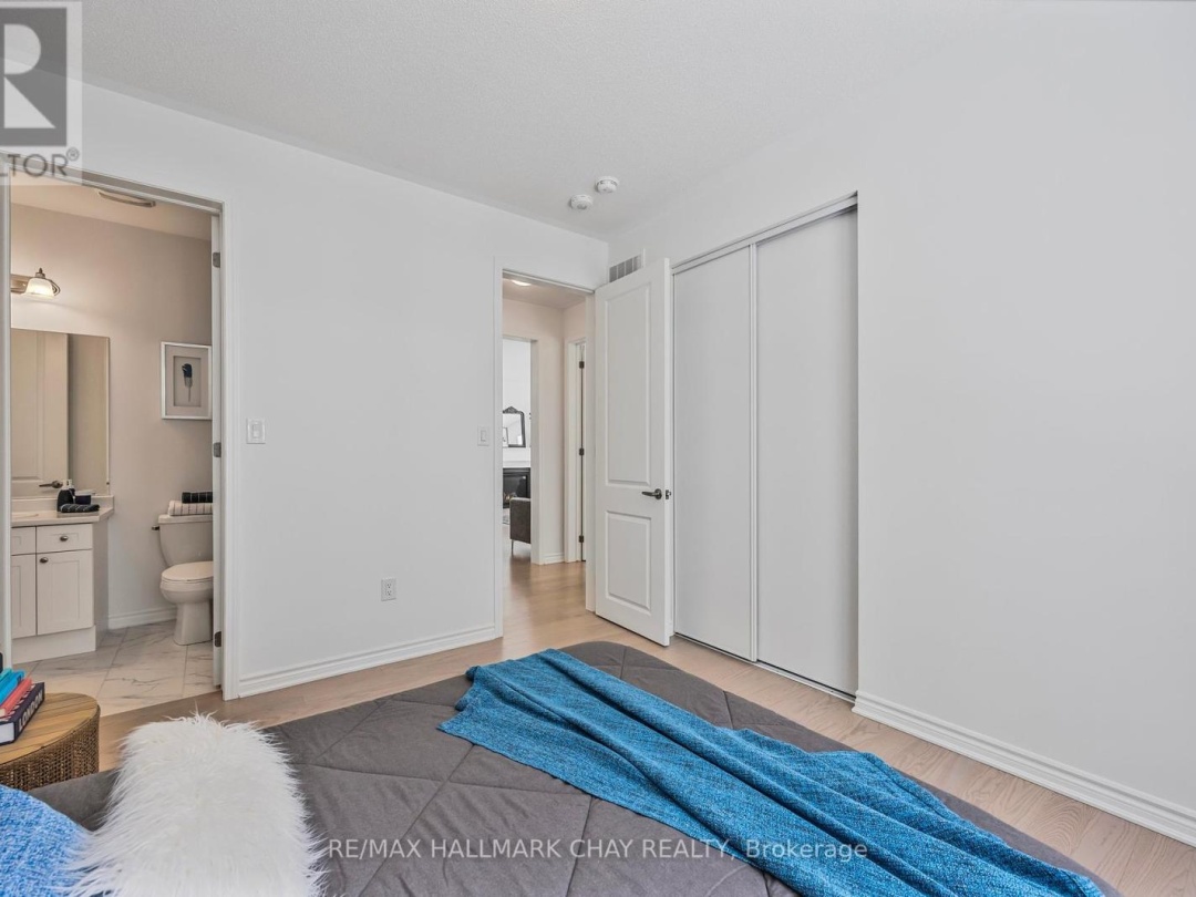 12 DYER CRESCENT, 