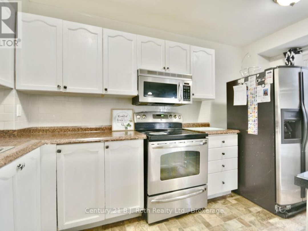 7 - 441 BARRIE ROAD, 
