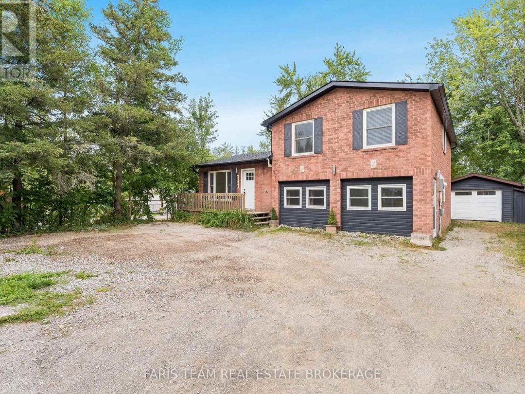 2668 WESTSHORE CRESCENT, 