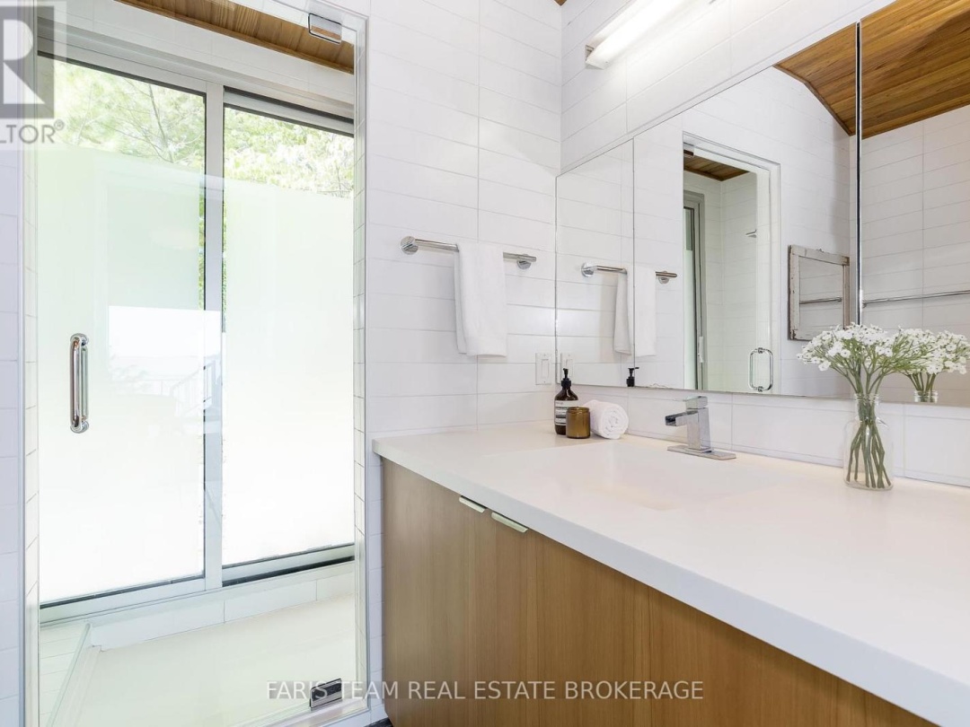 45 IVY LANE, 
