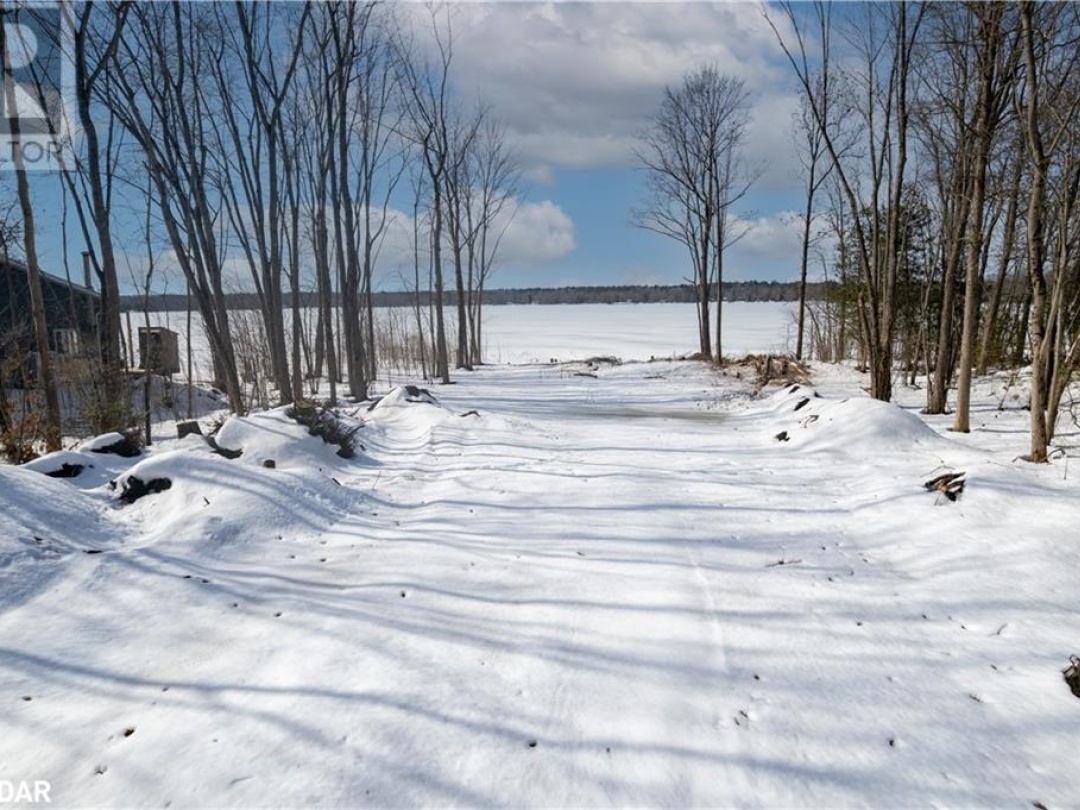 27 Young Street, Youngs Lake