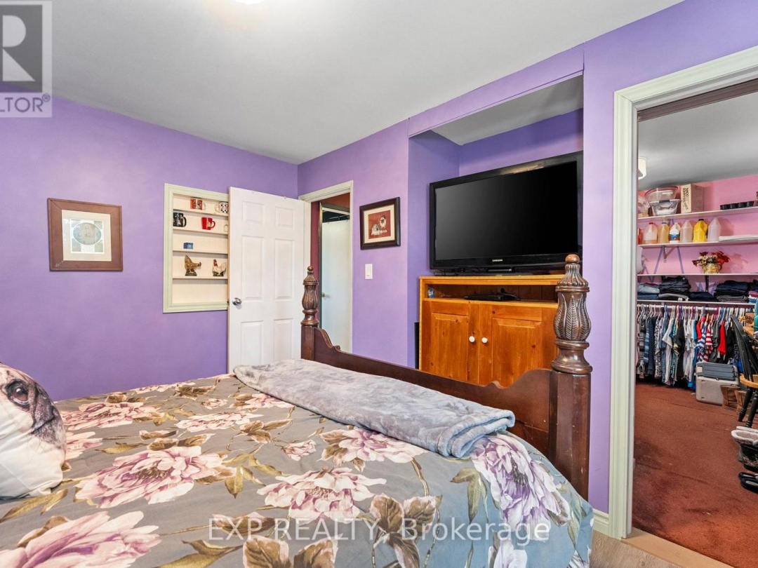 354 LAKELAND CRESCENT, 