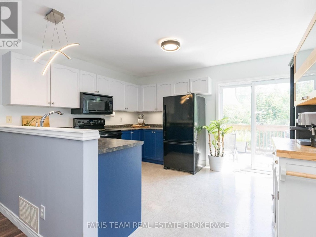 33 GEORGIAS WALK, 