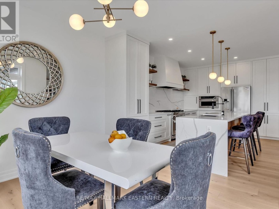 35 LAKEVIEW CRESCENT, 