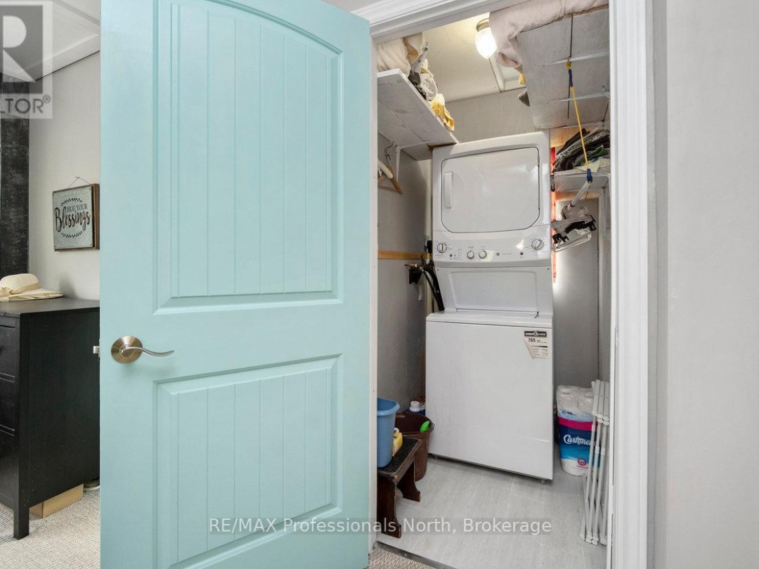 1059 TIFFANY LANE, 