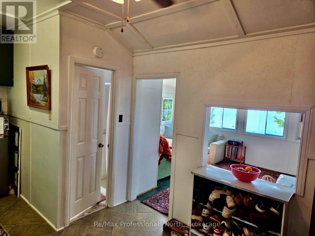 1055 EVANSWOOD DRIVE, 