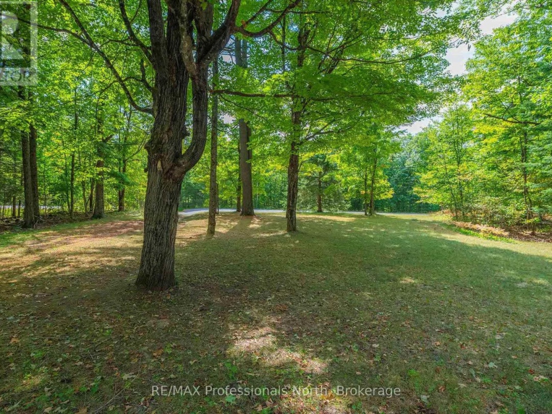 2499 KENNISIS LAKE ROAD, 
