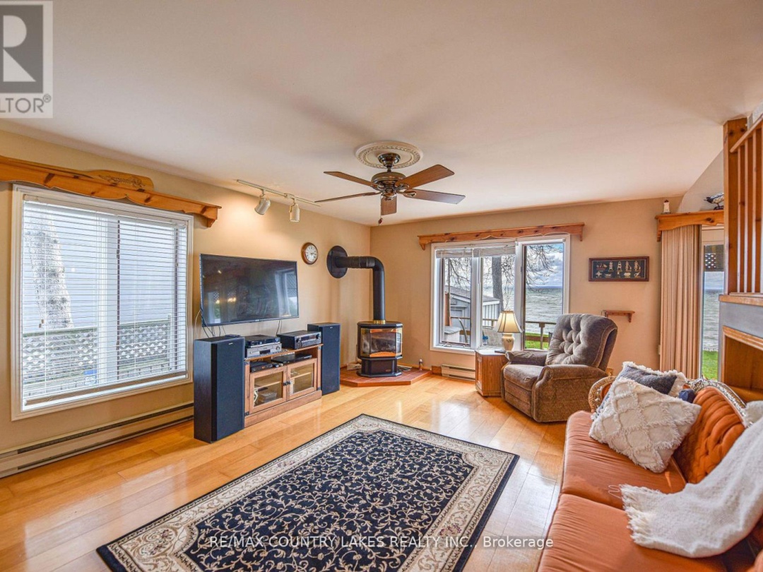 2102 Lakeshore Drive, Lake Simcoe