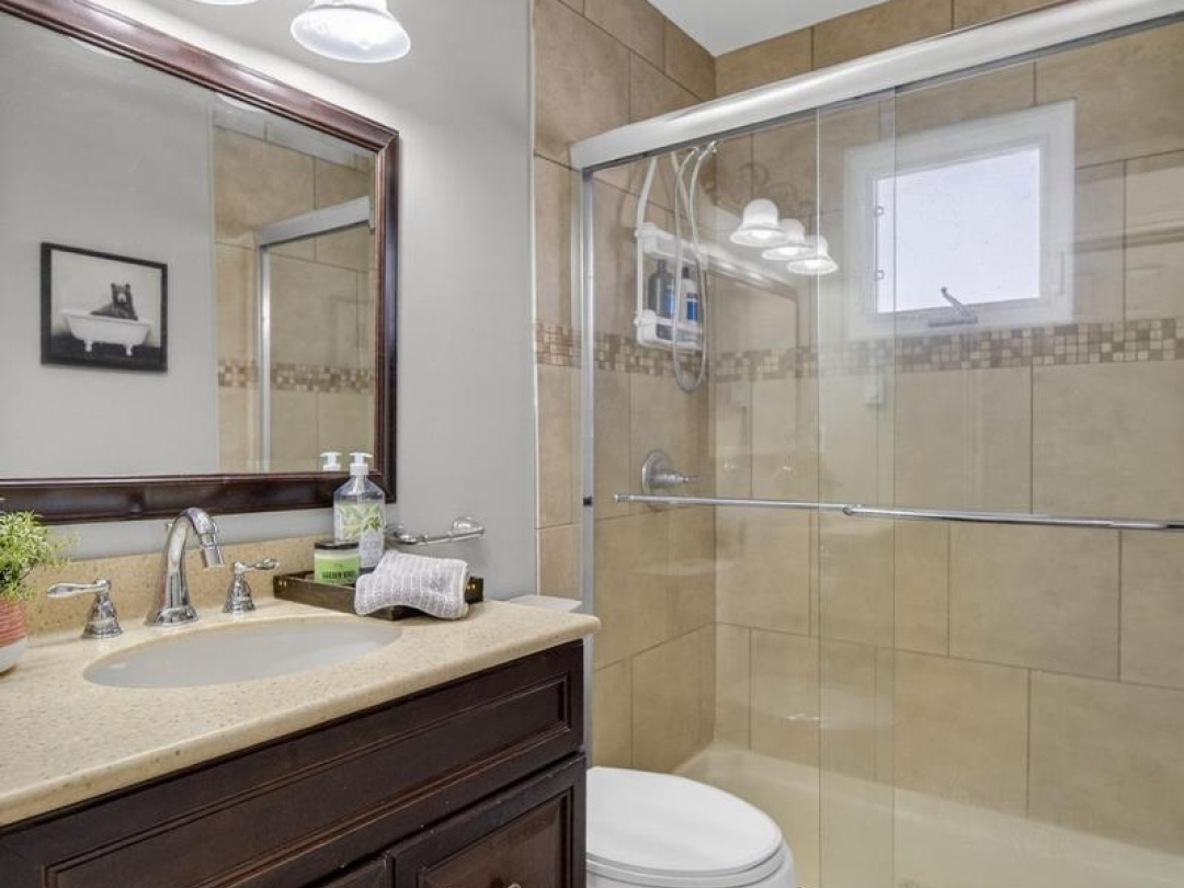 25 BAYVIEW ESTATE ROAD, 