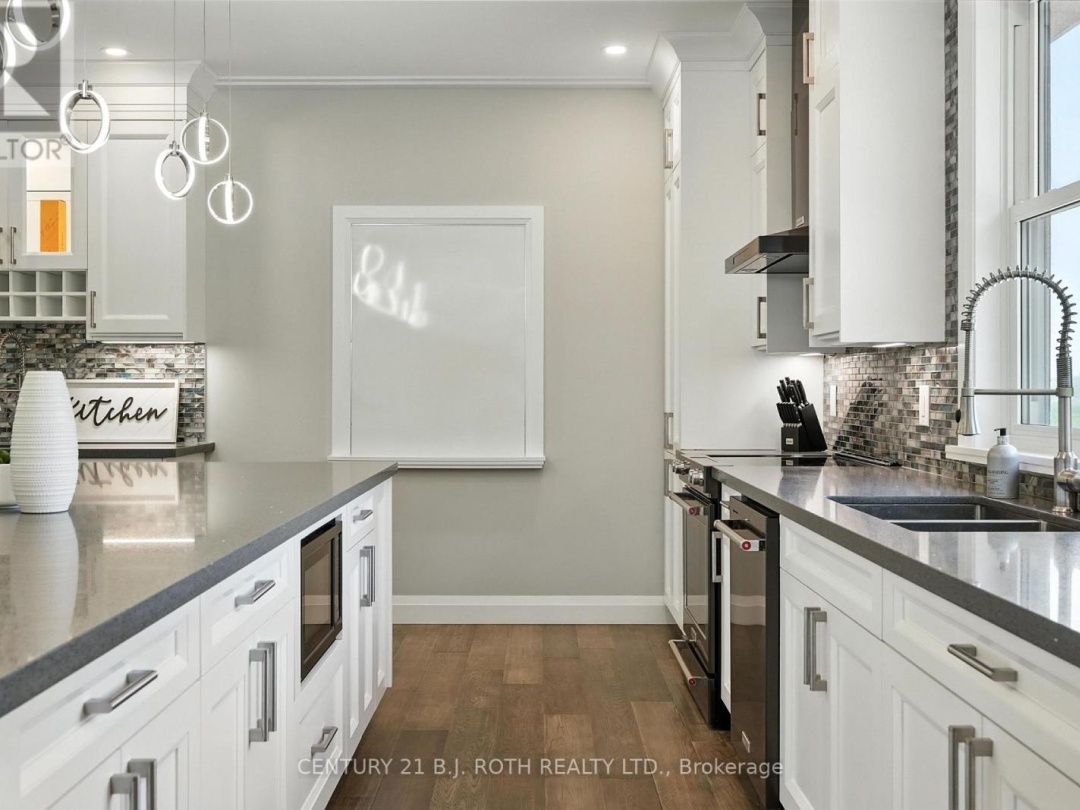 3510 BRENNAN LINE W, 