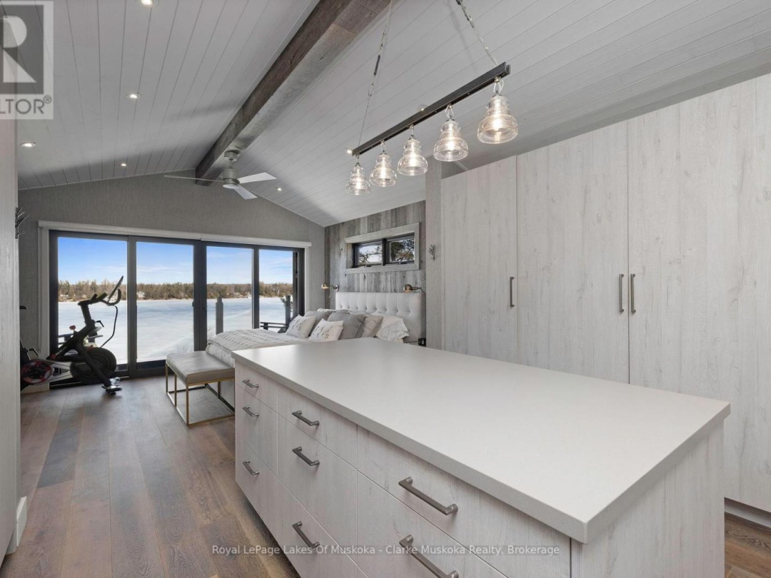 305 Wapaska Crescent, Lake Muskoka