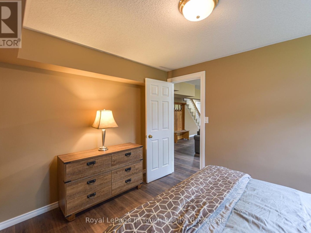 5 EARLS COURT, 