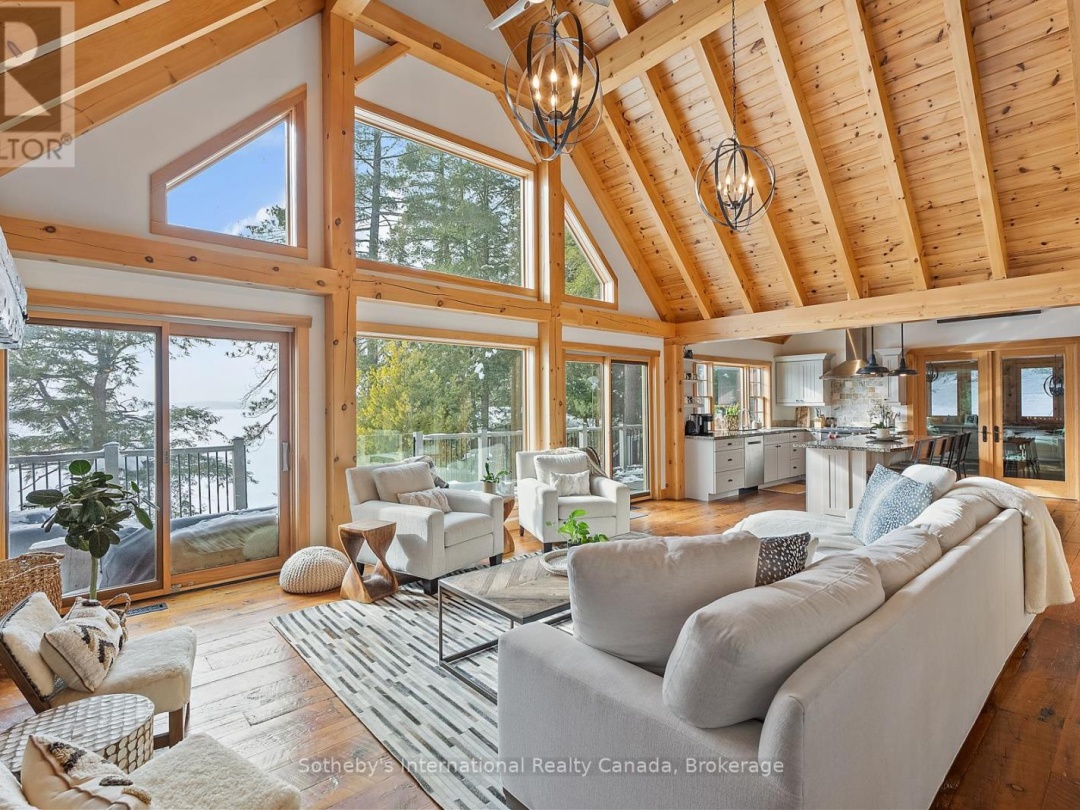 1075 Elmhurst Lane, Kennisis Lake