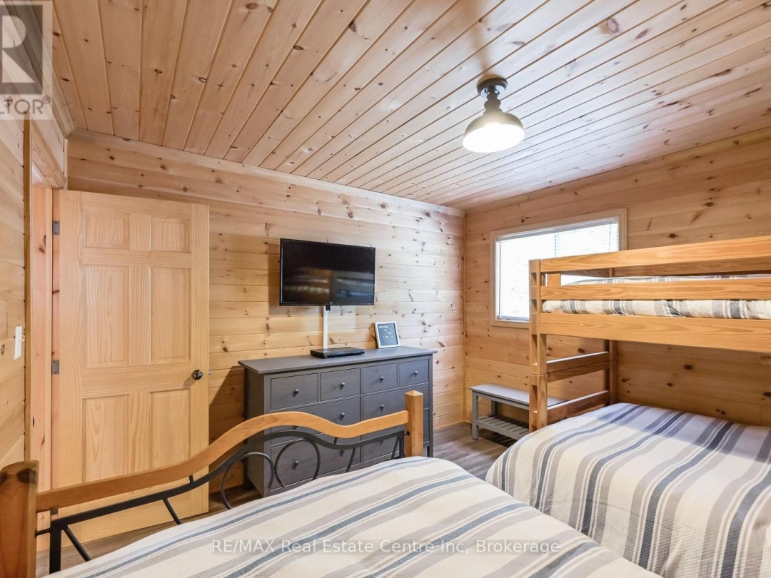22 SOUTH CRANE LAKE ROAD, 
