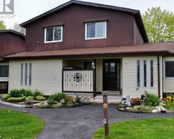 Cottage for Sale on Lake Simcoe