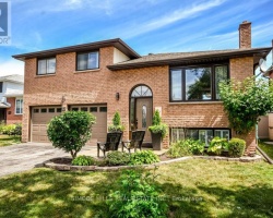 Property for Sale on 40 LAURENTIAN LANE, 