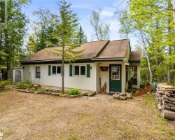 Cottage for Sale on Sharon Lake