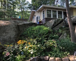 Cottage for Sale on Gibson Lake
