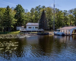Cottage for Sale on Gloucester Pool