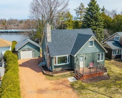Cottage for Sale on Lake Simcoe