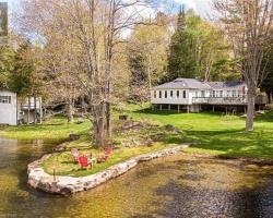 Cottage for Sale on East Moore Lake