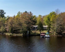 Cottage for Sale on Echo Lake