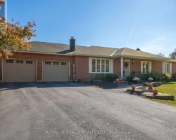 Property for Sale on 26 Back Bay Road, Trent Lakes