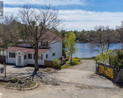 Cottage for Sale on Pine Lake