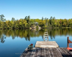 Cottage for Sale on Six Mile Lake