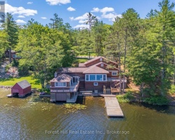 Cottage for Sale on Pine Lake