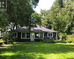 Cottage for Sale on Lake Simcoe