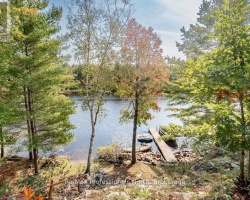 Cottage for Sale on Pine Lake