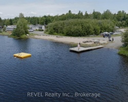 Cottage for Sale on Deer Lake
