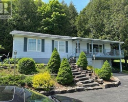 Cottage for Sale on Horseshoe Lake
