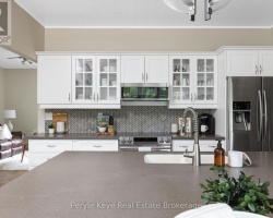 Property for Sale on 8 SHAW CRESCENT, 