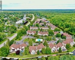 Cottage for Sale on Lake Simcoe