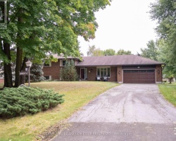 Cottage for Sale on Lake Simcoe