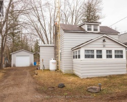 Cottage for Sale on Sturgeon Lake