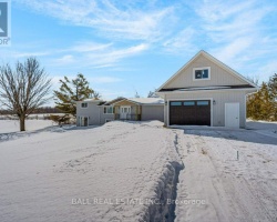 Cottage for Sale on Pigeon Lake