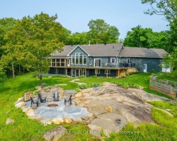 Cottage for Sale on Loon Lake