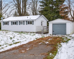 Cottage for Sale on Sturgeon Lake