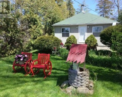 Cottage for Sale on Lake Simcoe