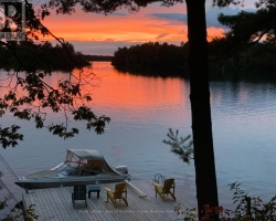 Cottage for Sale on Gloucester Pool