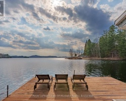 Cottage for Sale on Fairy Lake