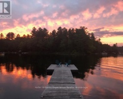 Cottage for Sale on Prospect Lake