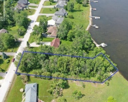 Property for Sale on 204 BAYSHORE DRIVE, 