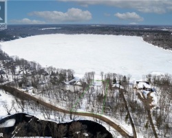 Cottage for Sale on Youngs Lake