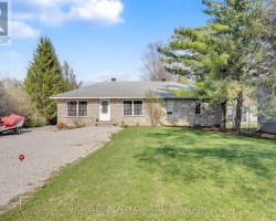 Cottage for Sale on Lake Simcoe
