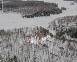 Cottage for Sale on Maclean Lake