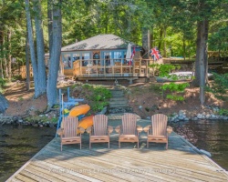 Cottage for Sale on Waseosa Lake